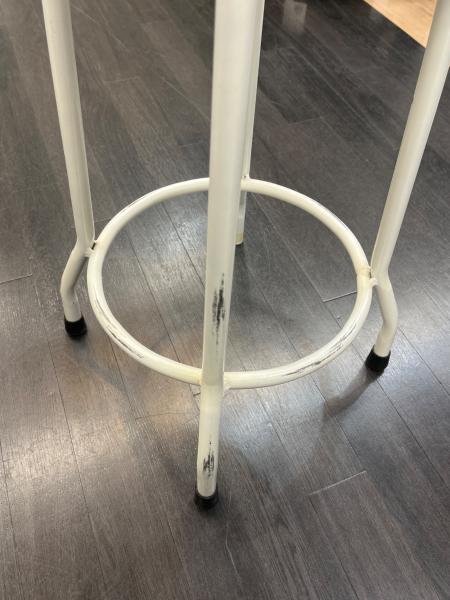 old maison (オールドメゾン) スツール ホワイト×ブラウン｜トレファク