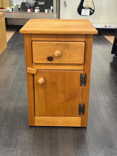 ナイトテーブル カントリー