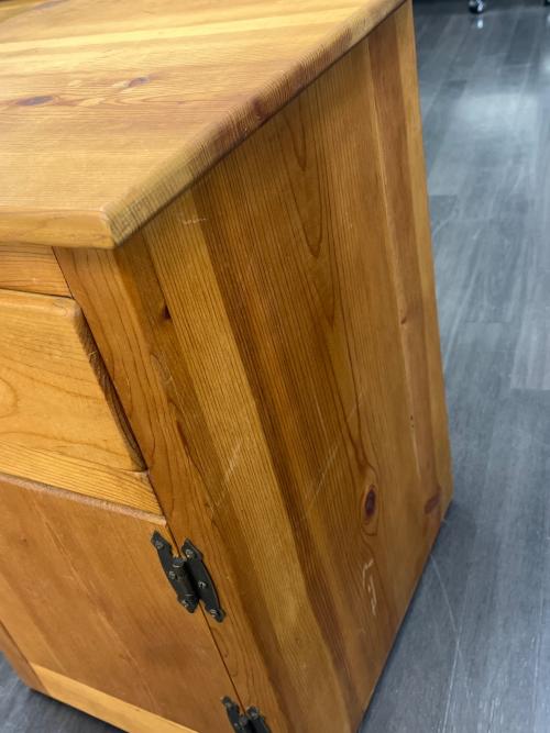 ナイトテーブル カントリー