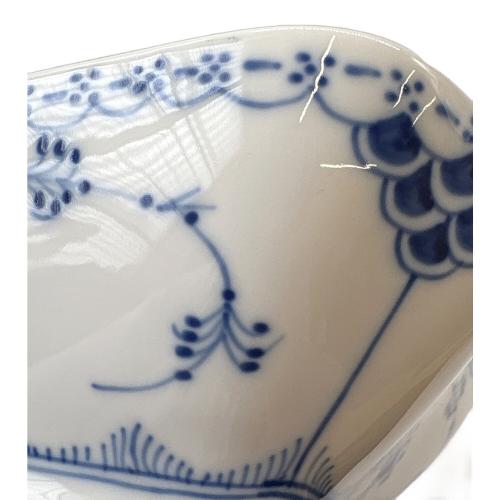ROYAL COPENHAGEN (ロイヤル・コペンハーゲン) ボウル スクエア 約21cm ブルーフルーテッド・ハーフレース