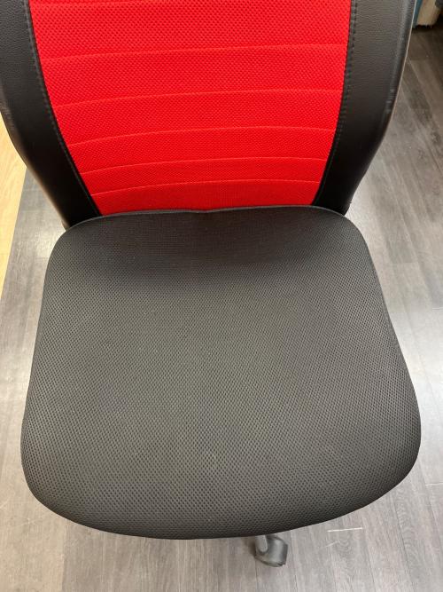ニトリ ワークチェアー ブラック×レッド