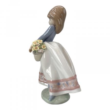 LLADROリヤドロ【五月の花 】フィギュリン LLADRO (リヤドロ) フィギュリン 5月の花 05467｜トレファクONLINE