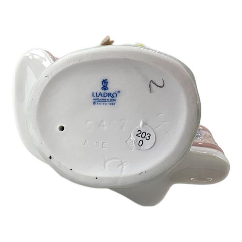 LLADRO (リヤドロ) フィギュリン 5月の花 05467