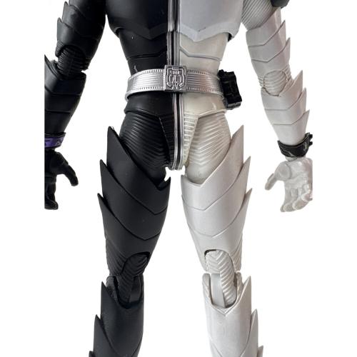 BANDAI (バンダイ) 仮面ライダーＷ ファングジョーカー フィギュア S.H.Figuarts