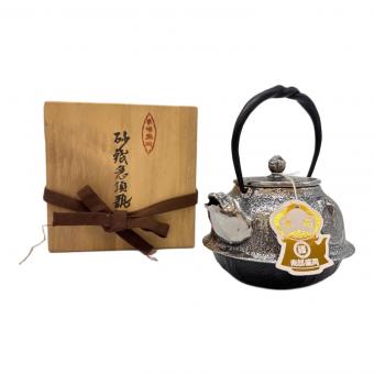 岩鋳 (イワチュウ) 砂鉄急須瓶 清茂作 狸 肉球 獣口