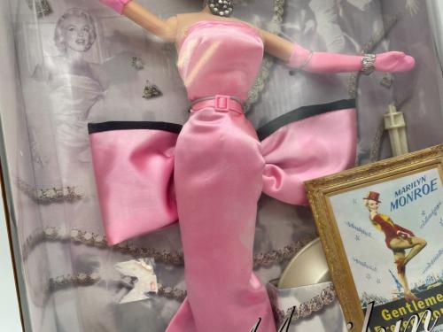 Barbie (バービー) 人形 ピンクドレス マリリンモンロー