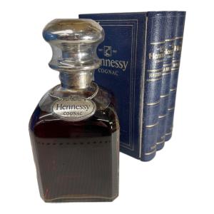 ヘネシー (Hennessy) コニャック 700ml 箱付 シルバートップ 未開封