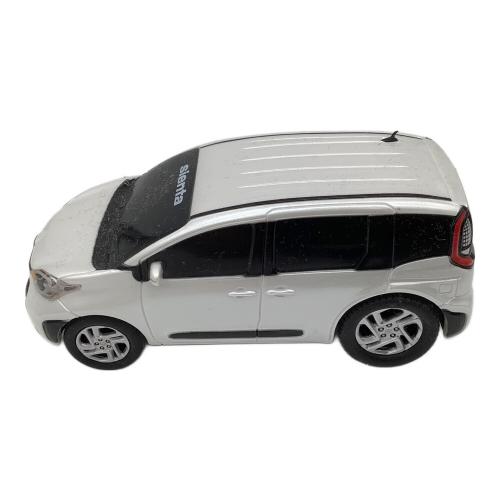 TOYOTA (トヨタ) モデルカー ホワイト シエンタ カラーサンプル プルバックカー