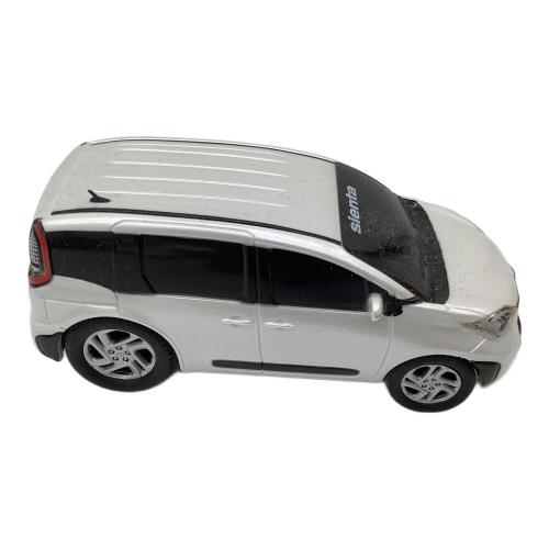 TOYOTA (トヨタ) モデルカー ホワイト シエンタ カラーサンプル プルバックカー