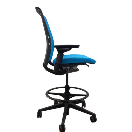 Steelcase (スチルケース) ハイバックチェアー スカイブルー ひじ掛け付き