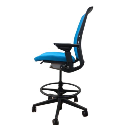 Steelcase (スチルケース) ハイバックチェアー スカイブルー ひじ掛け付き