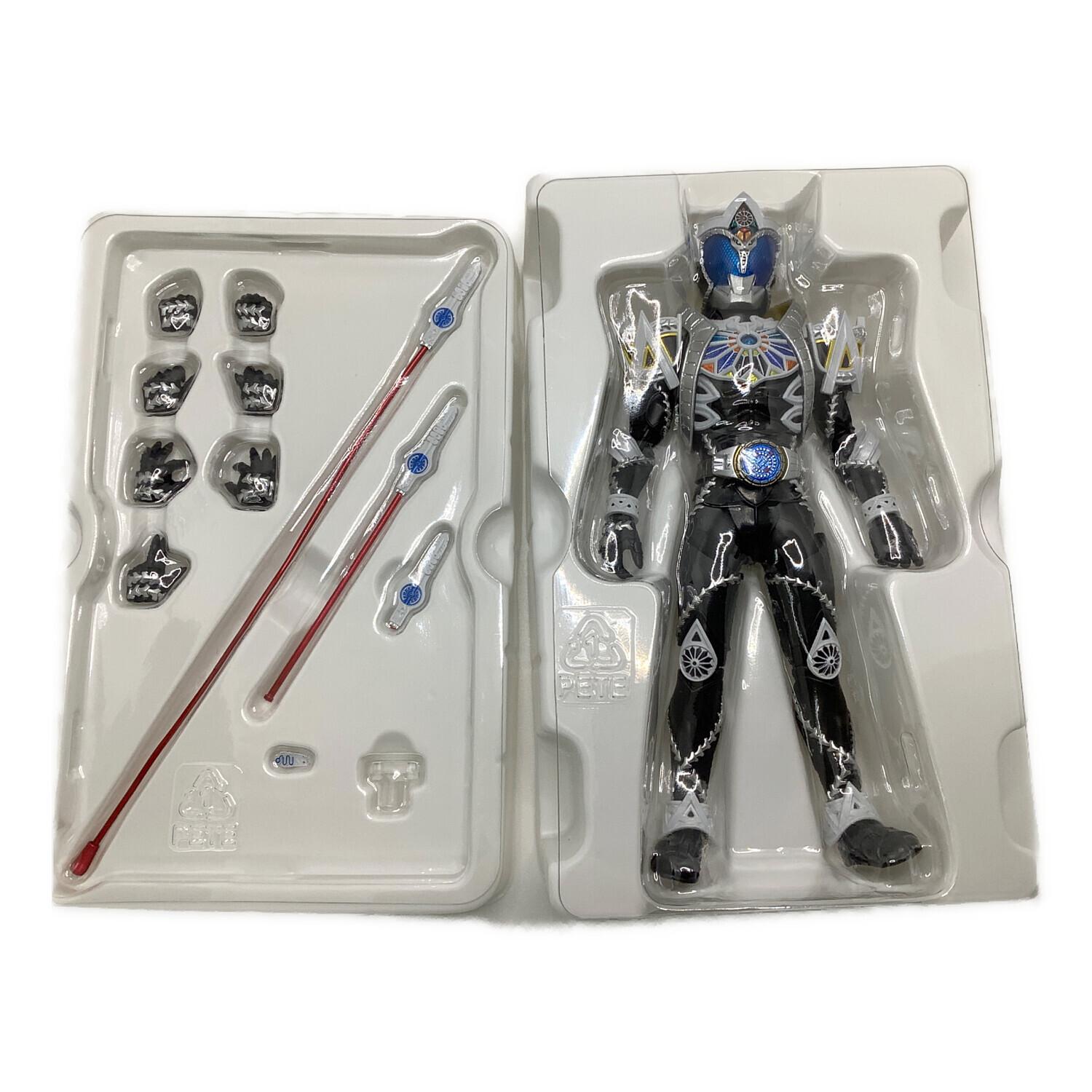 s.h.フィギュアーツ　真骨彫　仮面ライダーサガ Amazon.co.jp: S.H Fig uarts（真骨彫製法） 仮面ライダーサガ : おもちゃ