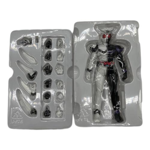 BANDAI (バンダイ) フィギュア 仮面ライダーファングジョーカー S.H.Figuarts