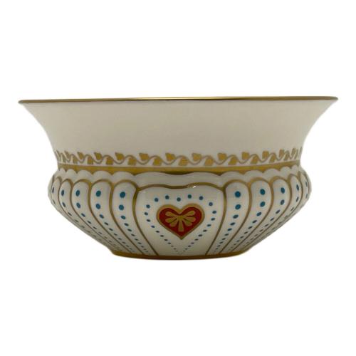 Wedgwood (ウェッジウッド) カップ&ソーサー QUEEN OF HEARTS