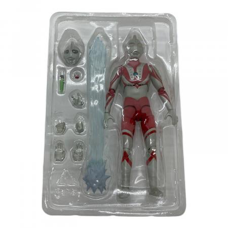 S.H.Figuarts (エス・エイチ・フィギュアーツ) ウルトラマン ゾフィー