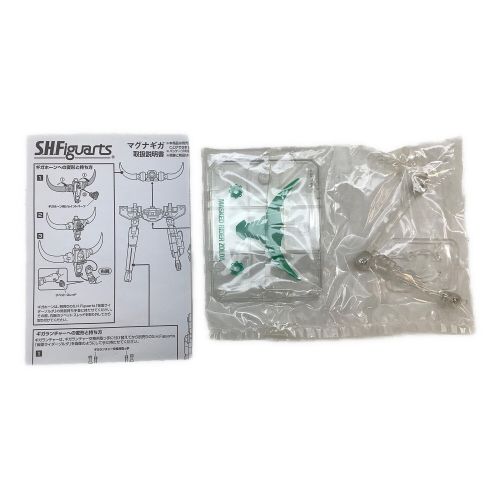 仮面ライダー龍騎 (カメンライダーリュウキ) 仮面ライダー S.H.Figuarts マグナギガ