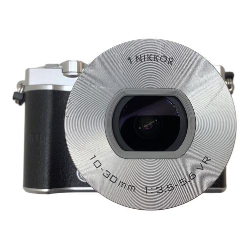 Nikon (ニコン) デジタル一眼レフカメラ 1 J5 2081万画素(有効画素) 13.2mm×8.8mm CMOS SDカード対応 標準：ISO160～12800 約60コマ/秒 1/16000～30秒 23048940