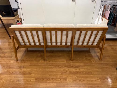 カリモク60 (カリモクロクマル) 3人掛けソファー ブラウン×ベージュ フレームチェア3シーター