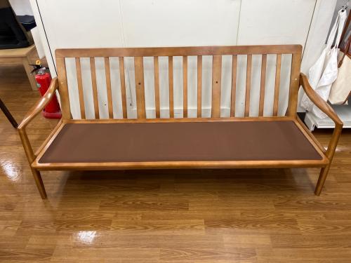 カリモク60 (カリモクロクマル) 3人掛けソファー ブラウン×ベージュ フレームチェア3シーター