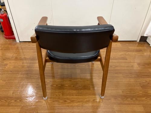 カリモク60 (カリモクロクマル) ダイニングチェアー ブラック×ブラウン