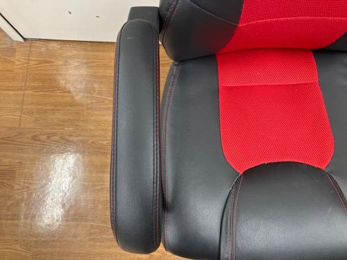 ニトリ ワークチェアー ブラック×レッド ヘレス
