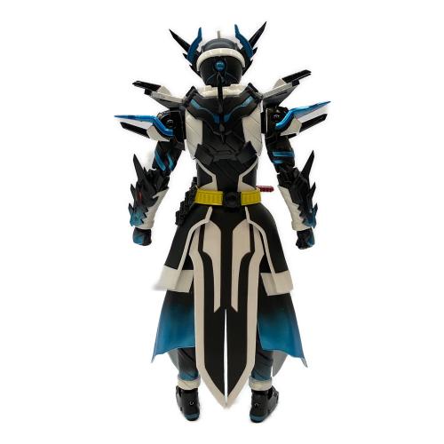 仮面ライダービルド (カメンライダービルド) S.H.Figuarts Vシネクスト 仮面ライダークローズエボル 仮面ライダー ビルド NEW WORLD 仮面ライダークローズ 魂ウェブ商店限定)