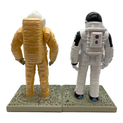 宇宙兄弟 (ウチュウキョウダイ) ムッタとヒビトの月面3D ブックスタンド フィギュア 宇宙兄弟43巻発売記念 1666体限定