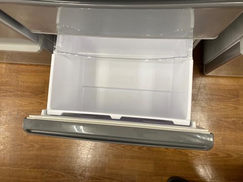 AQUA (アクア) 4ドア冷蔵庫 AQR-361E 2016年製 ヘコミ有、トレイ一点欠品 355L