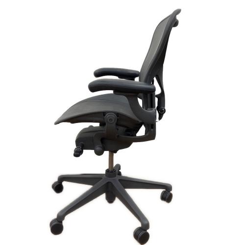 Herman Miller (ハーマンミラー) ワークチェアー アーロンチェア リマスタード グラファイトベース ポスチャーフィットフル装備 60 ブラック