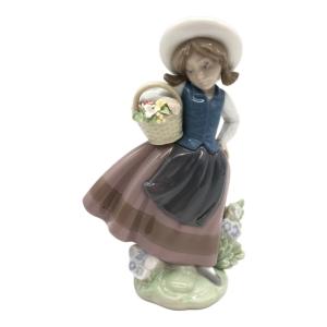 LLADRO (リヤドロ) フィギュリン 甘い花の香り（5221）