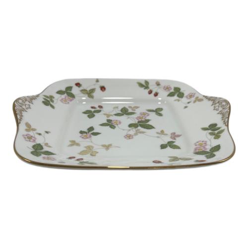 Wedgwood (ウェッジウッド) 27㎝スクエアプレート ワイルドストロベリー