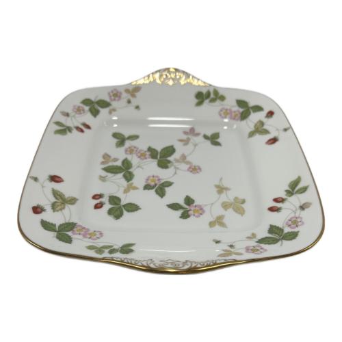 Wedgwood (ウェッジウッド) 27㎝スクエアプレート ワイルドストロベリー
