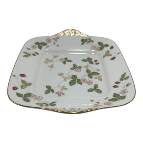 Wedgwood (ウェッジウッド) 27㎝スクエアプレート ワイルドストロベリー