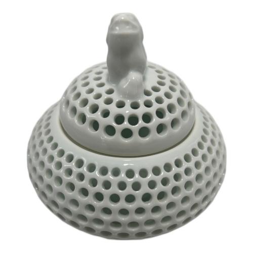 鍋島焼 白磁透かし香爐 虎仙作