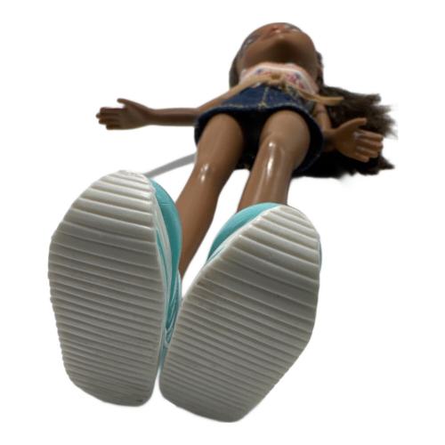 ドール BRATZ サーシャ 着せ替えコスチューム付