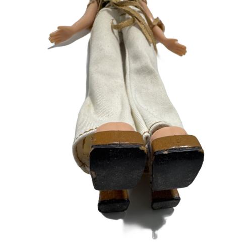 ドール	BRATZ ヤスミン 着せ替えコスチューム付