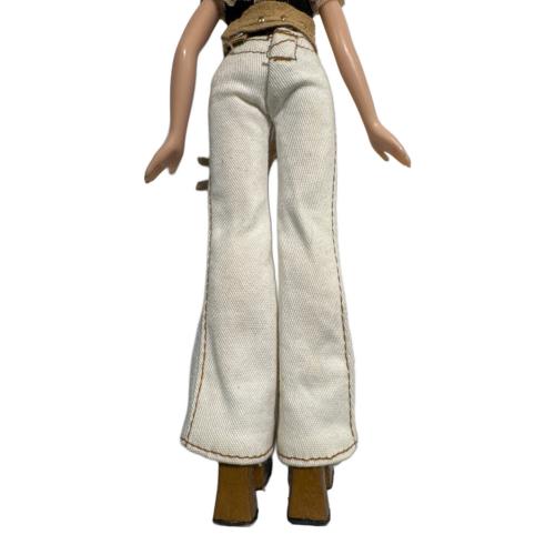 ドール	BRATZ ヤスミン 着せ替えコスチューム付