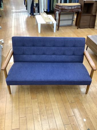 カリモク60 (カリモクロクマル) 2人掛けソファー