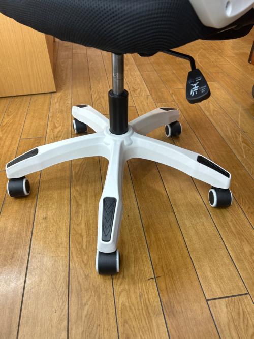 デスクチェア ホワイト×ブラック フットレスト付 1人掛け