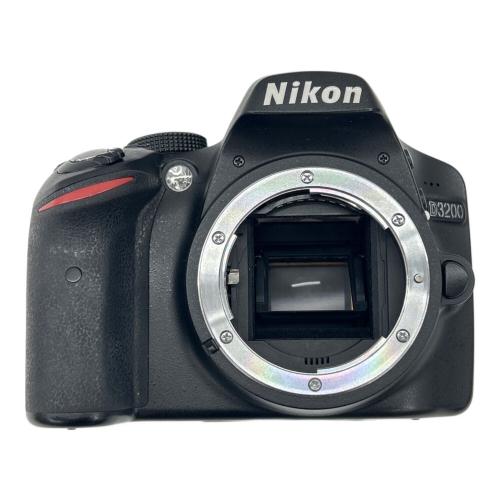 Nikon デジタル一眼レフカメラ AF-S DX NIKKOR 18-55mm f/3.5-5.6G VR/AF-S DX Zoom-Nikkor 55-200mm f/4-5.6G ED