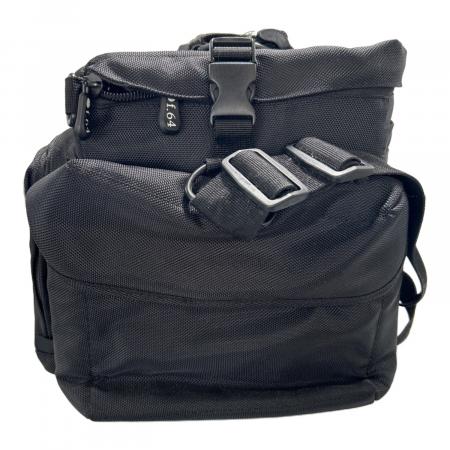 F.64 (-) ショルダーカメラバッグ ブラック｜トレファクONLINE