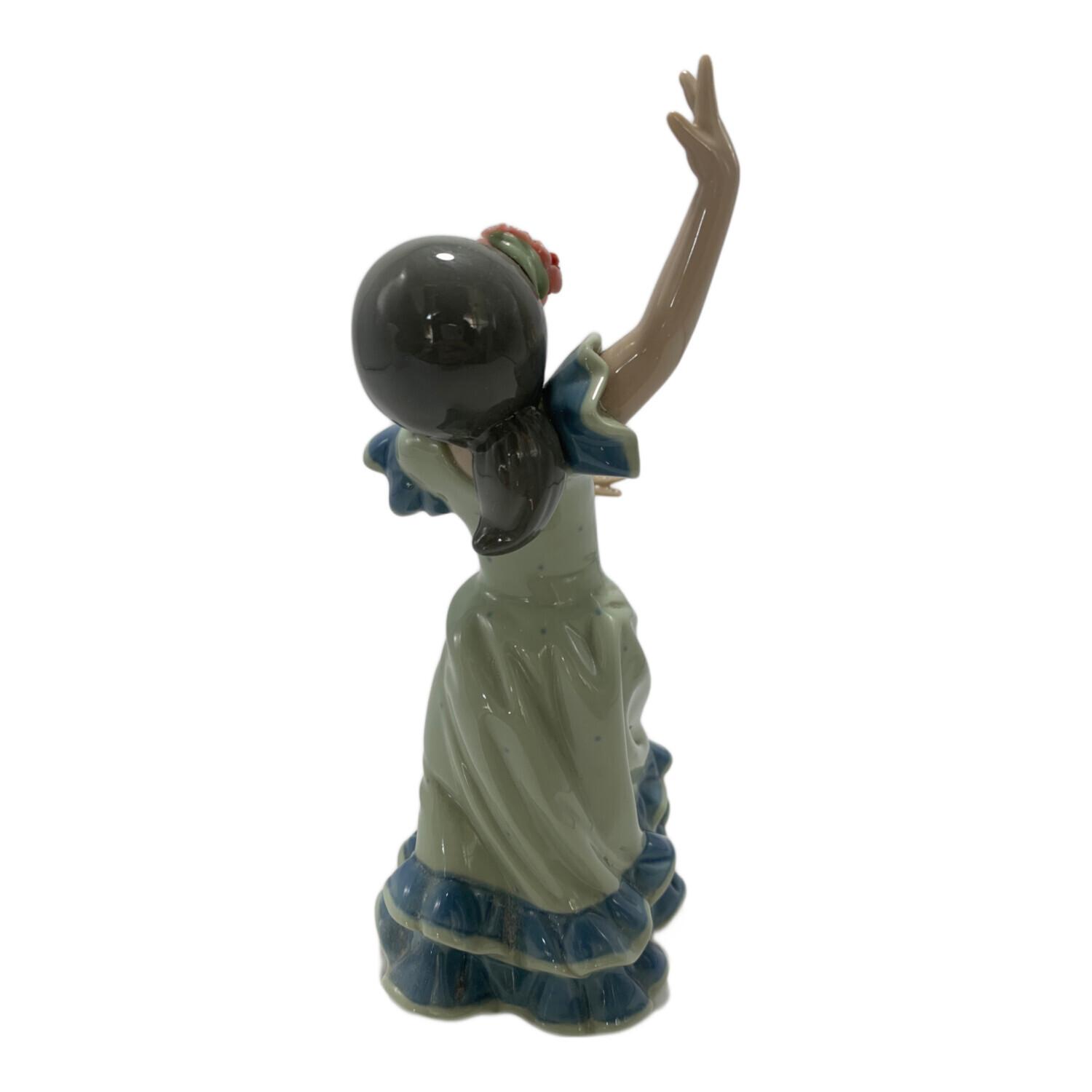 LLADRO (リヤドロ) フィギュリン ロリータのフラメンコ｜トレファクONLINE