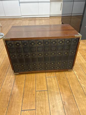 回転式隠し扉 アルコールキャビネット