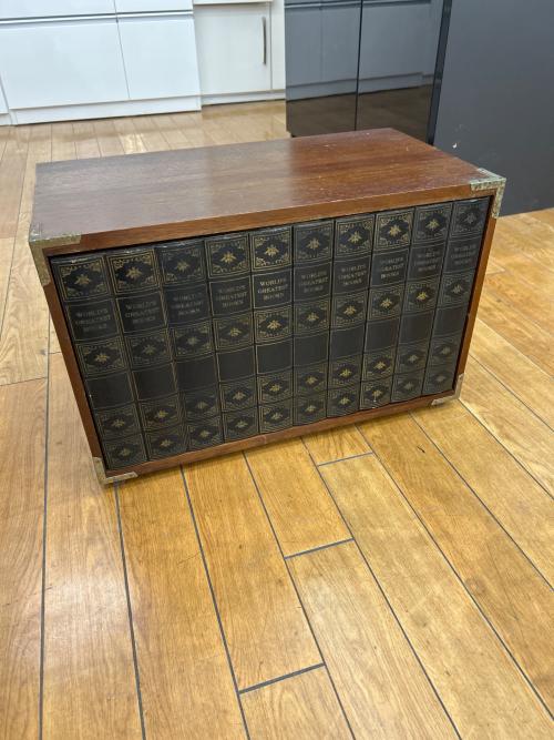 回転式隠し扉 アルコールキャビネット