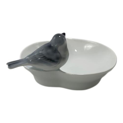 深川製磁 (フカガワセイジ) 彫刻皿 釉彩小鳥 彫刻皿