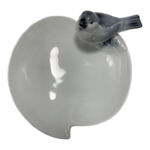 深川製磁 (フカガワセイジ) 彫刻皿 釉彩小鳥 彫刻皿