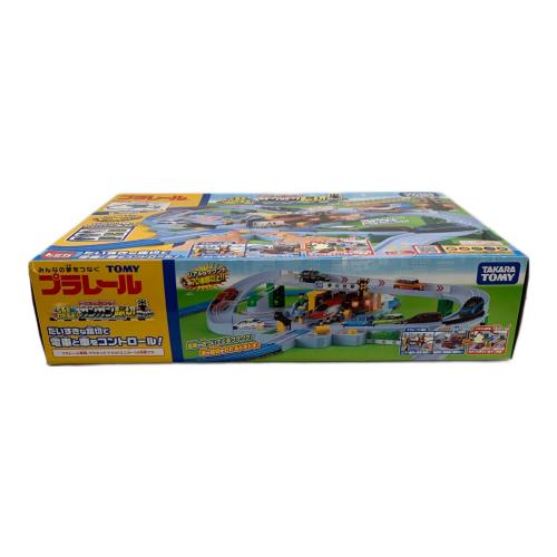 TOMY (トミー) くるぞわたるぞ！トミカと遊ぼう！カンカン踏切セット プラレール