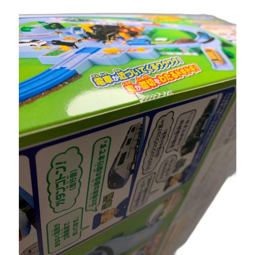 TOMY (トミー) くるぞわたるぞ！トミカと遊ぼう！カンカン踏切セット プラレール