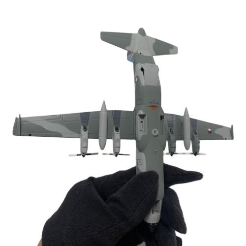 Lockheed C-130H-30Hercules INFLIGHT 200 模型