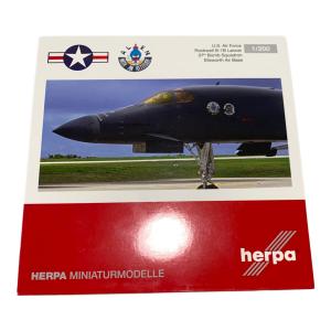 herpa (ヘルパ) "Alien with an Attitude" 86-0108 B-1B アメリカ空軍 エルスワース空軍基地 37爆撃飛行隊 1/200スケール